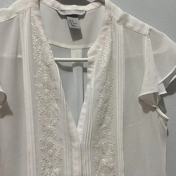 H&M 6 Sheer dainty white romantic flutter sleeve button down top - Picture 4 of 4